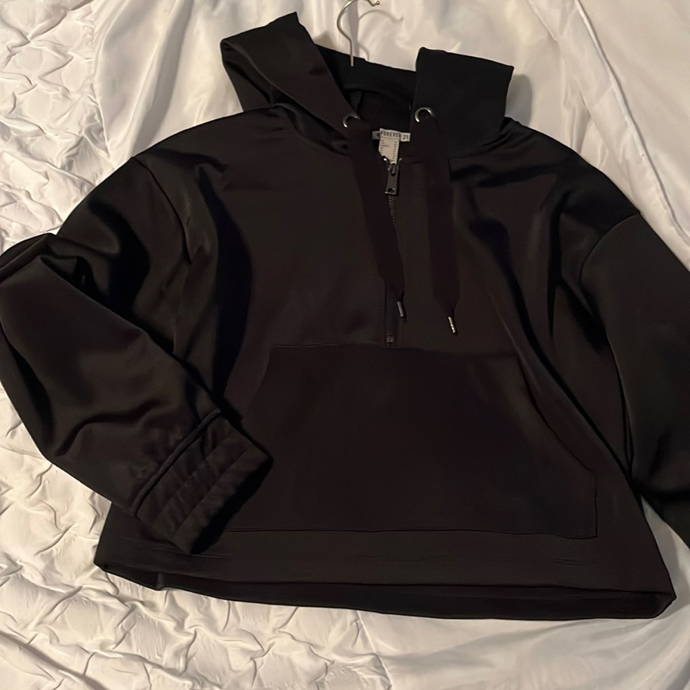 Forever 21 black satin cropped sweater